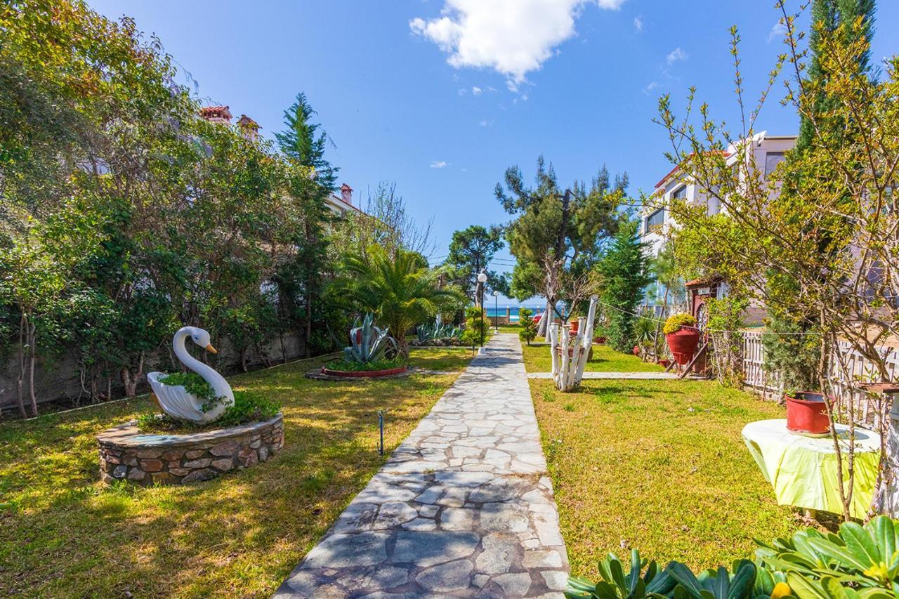 Galazia Akti Seaside Apartments Nikiti  Exterior foto