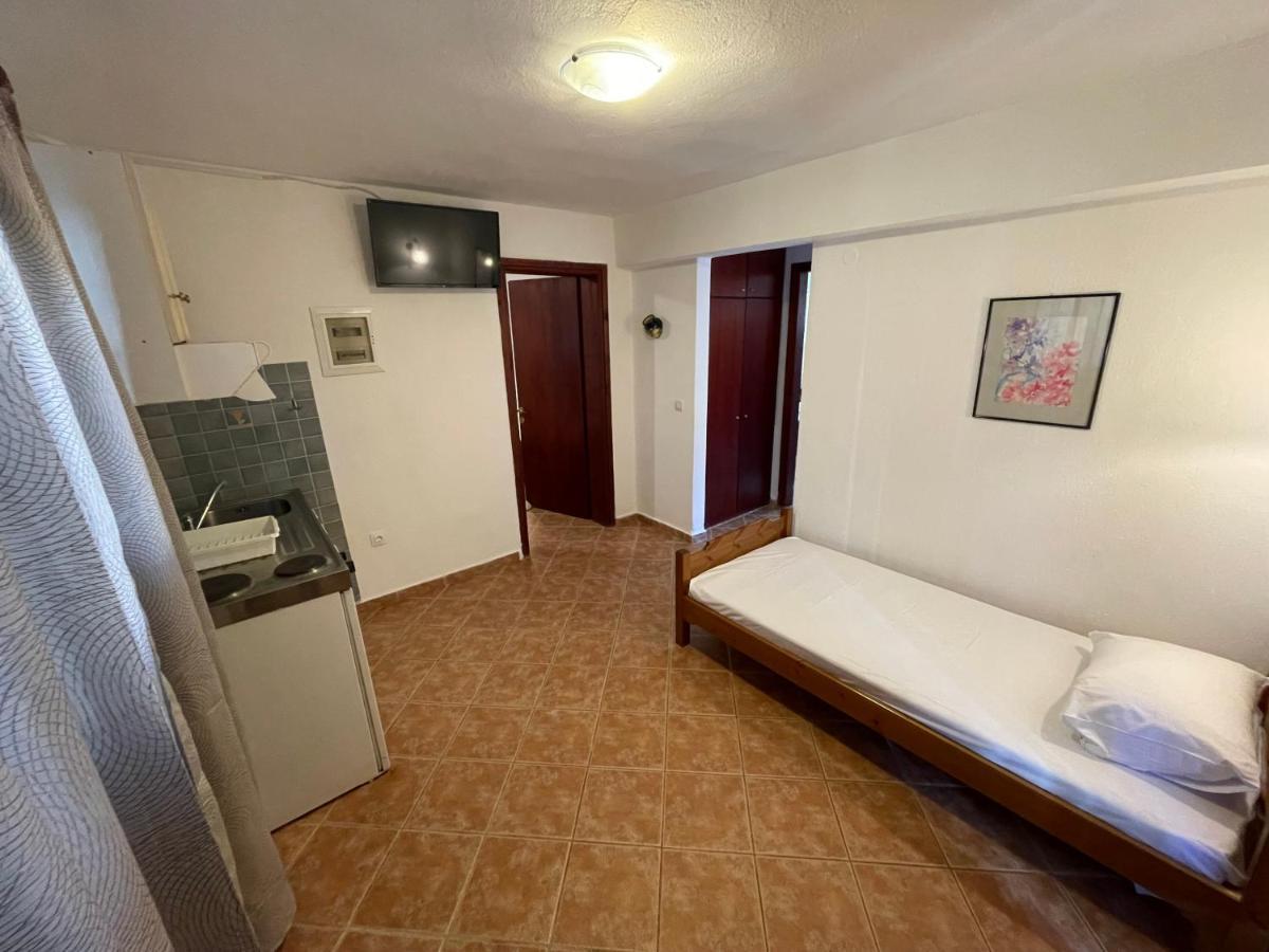 Galazia Akti Seaside Apartments Nikiti  Exterior foto