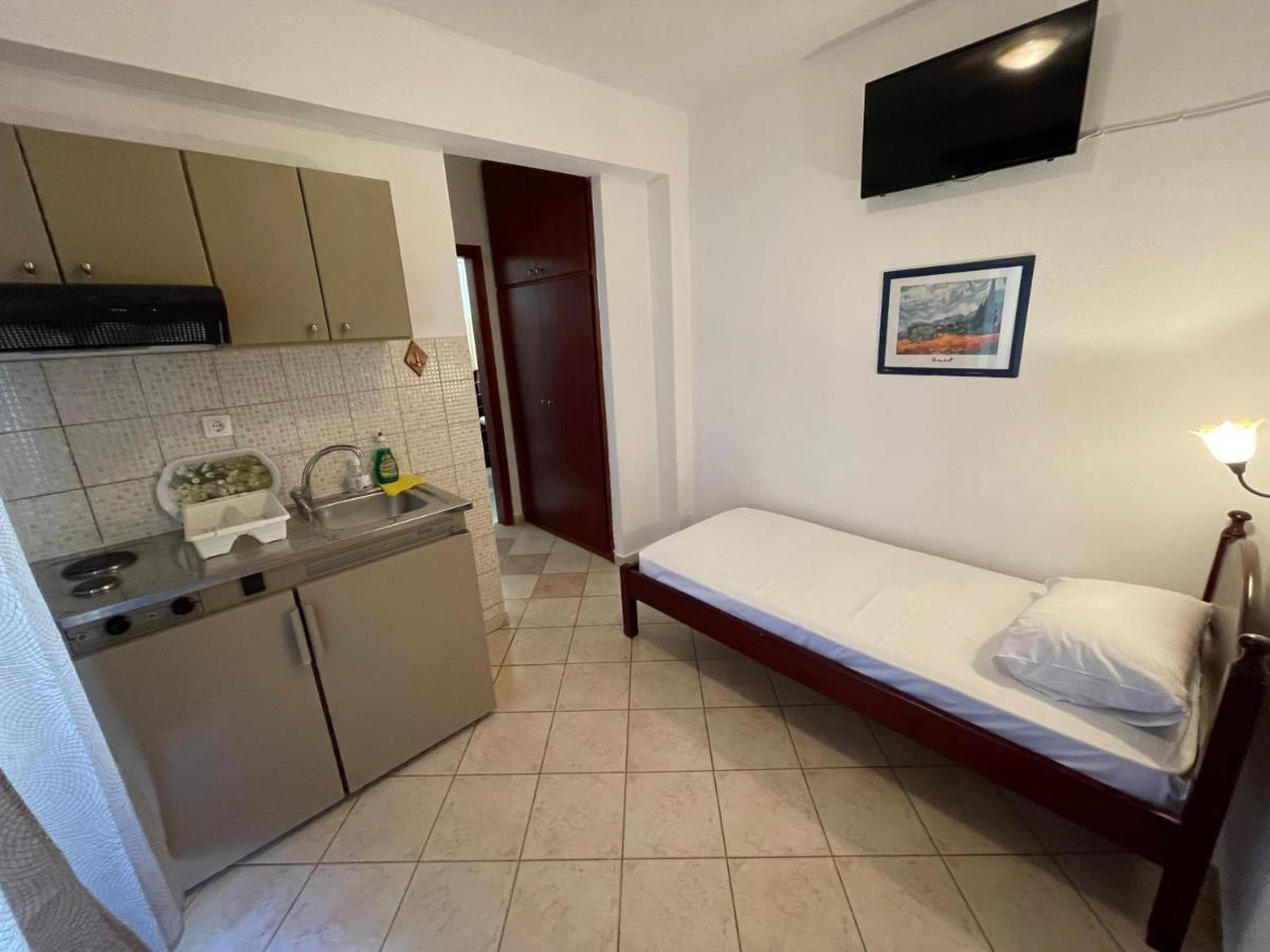 Galazia Akti Seaside Apartments Nikiti  Exterior foto