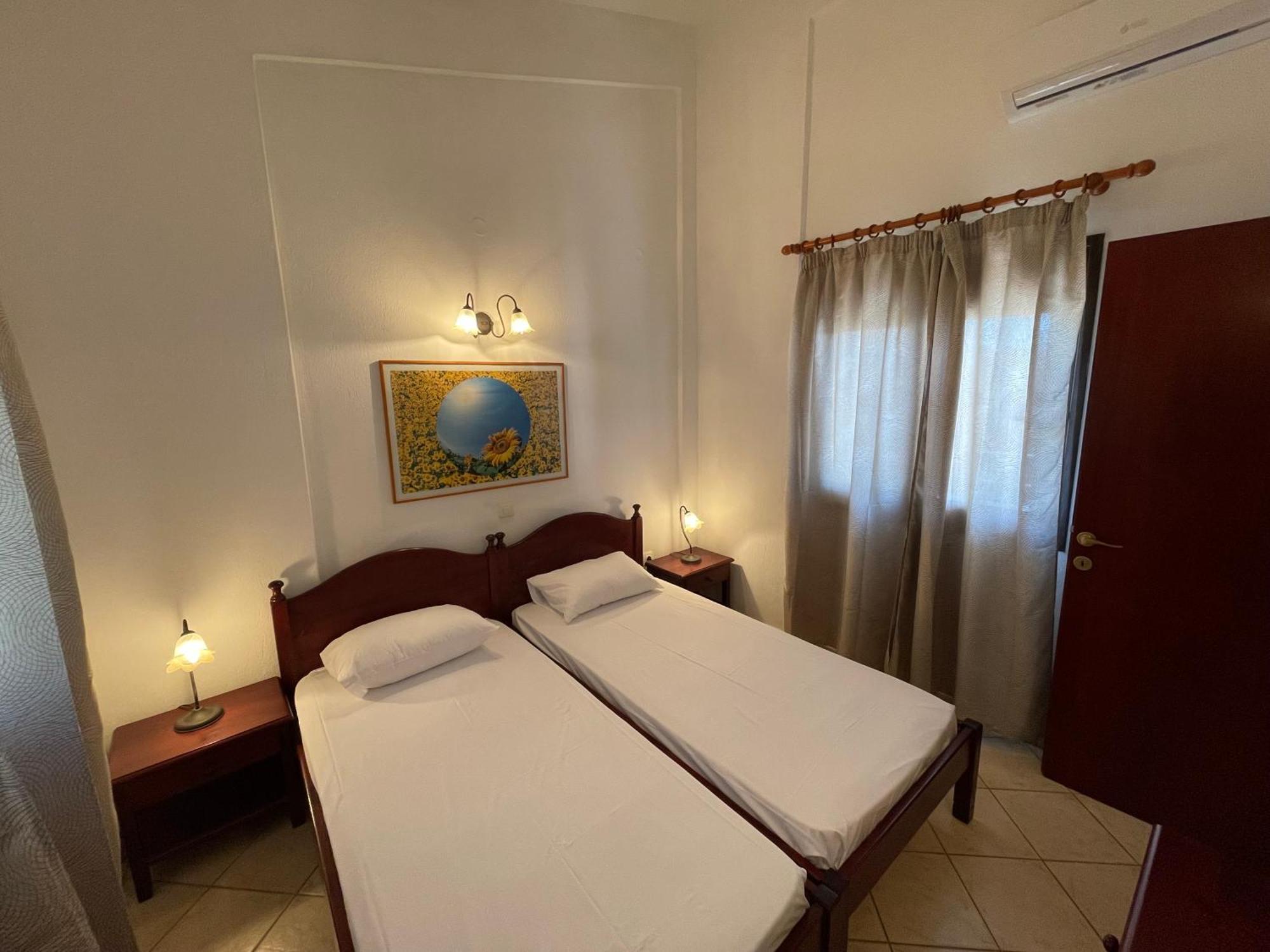Galazia Akti Seaside Apartments Nikiti  Habitación foto