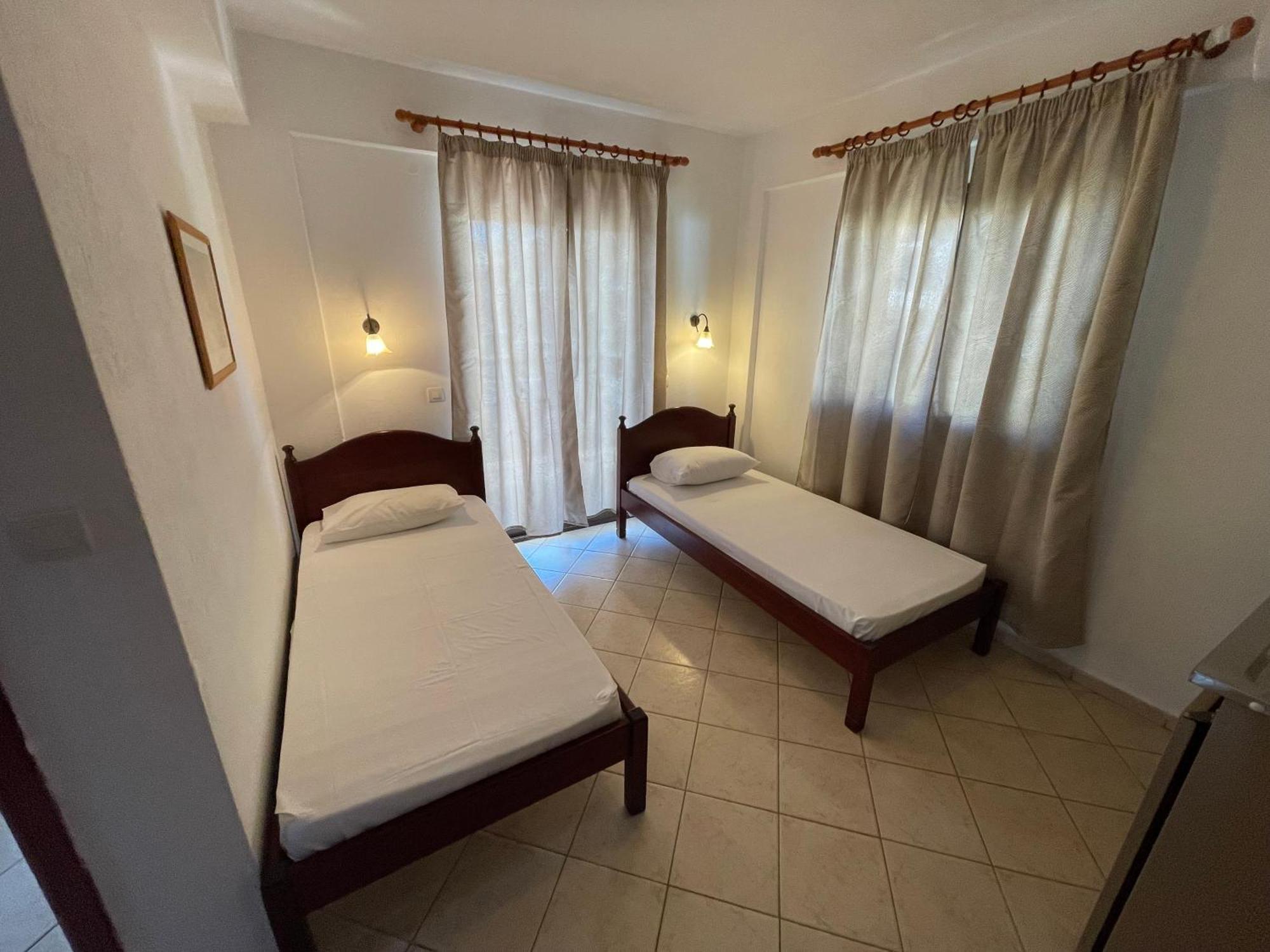 Galazia Akti Seaside Apartments Nikiti  Habitación foto